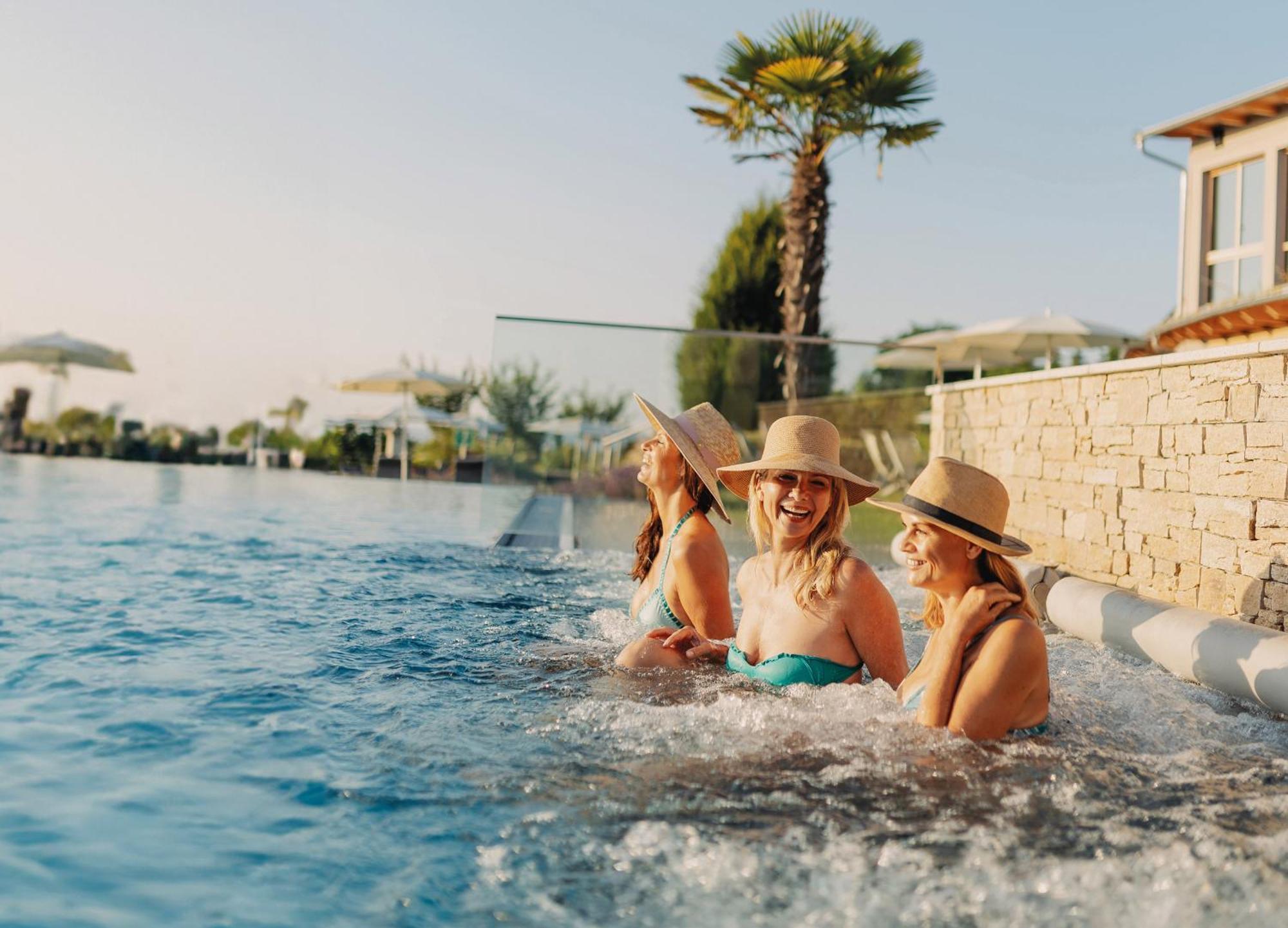 Hotel & Spa Larimar シュテガースバッハ エクステリア 写真